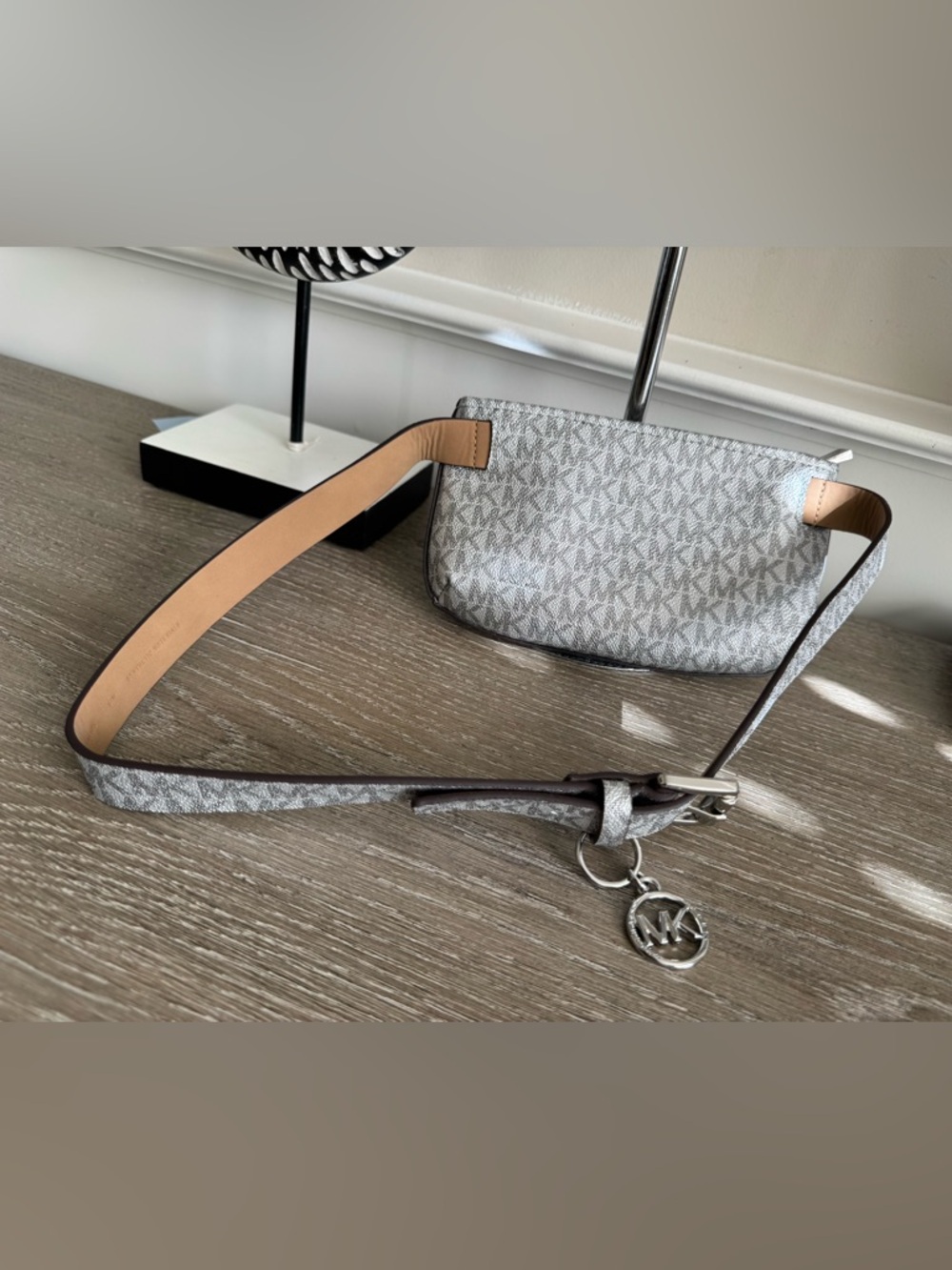Michael Kors belt bag - Picture 3 of 7
